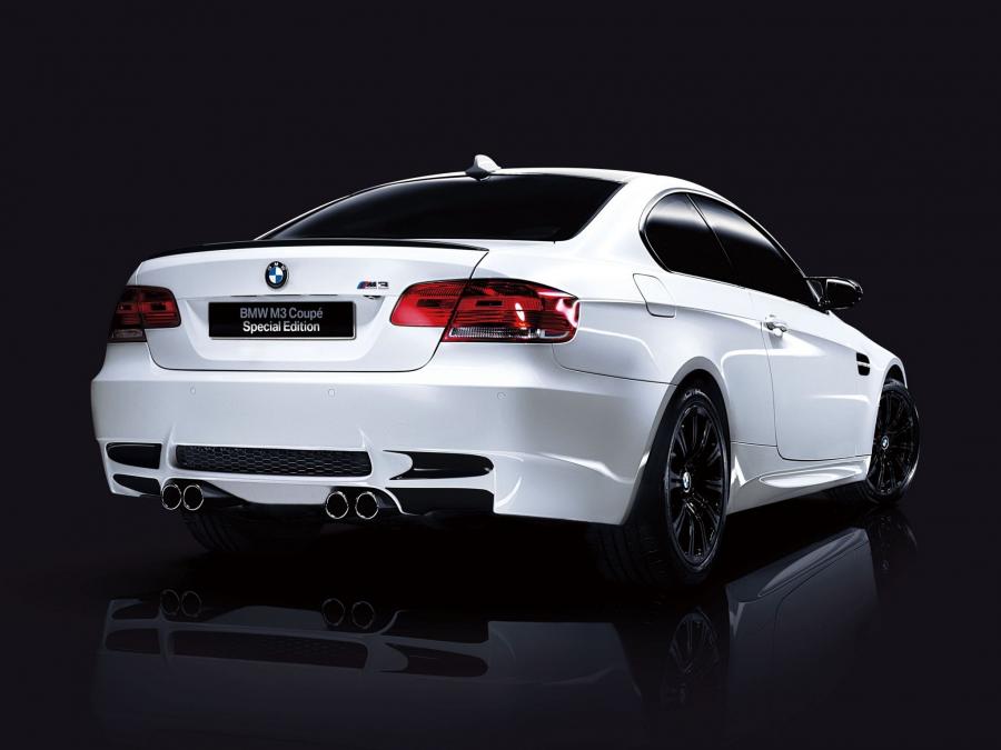  BMW M3 Coupe Matte Edition 2011 года  (фото 2 из 3)